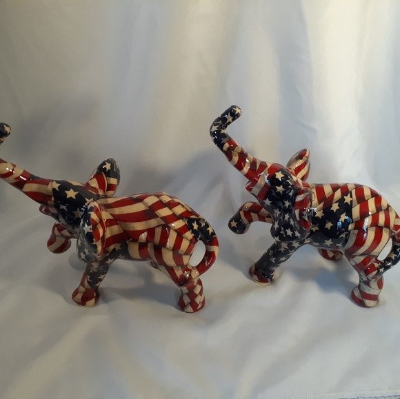 Vintage 2 piece set ceramic elephants - Picture 4 of 6